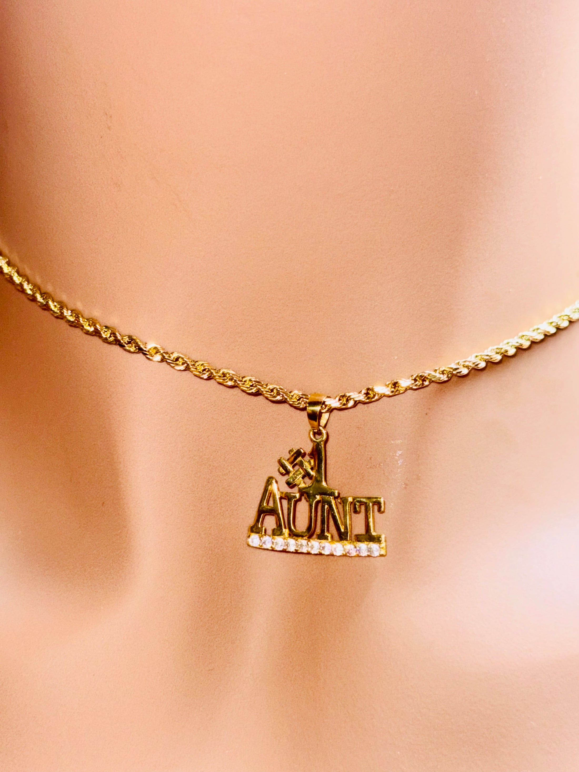 10k solid gold #1 Aunt pendant, gift for the best aunt ever