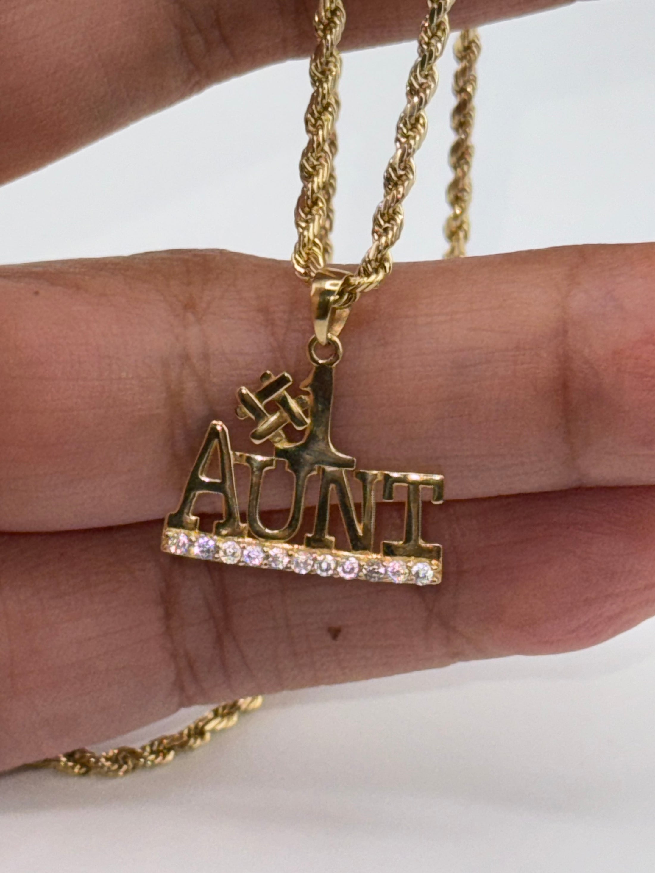 10k solid gold #1 Aunt pendant, gift for the best aunt ever