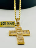 Cargar la imagen en la vista de la galería, 10k solid gold VVS Swarovski crystal cross pendant
