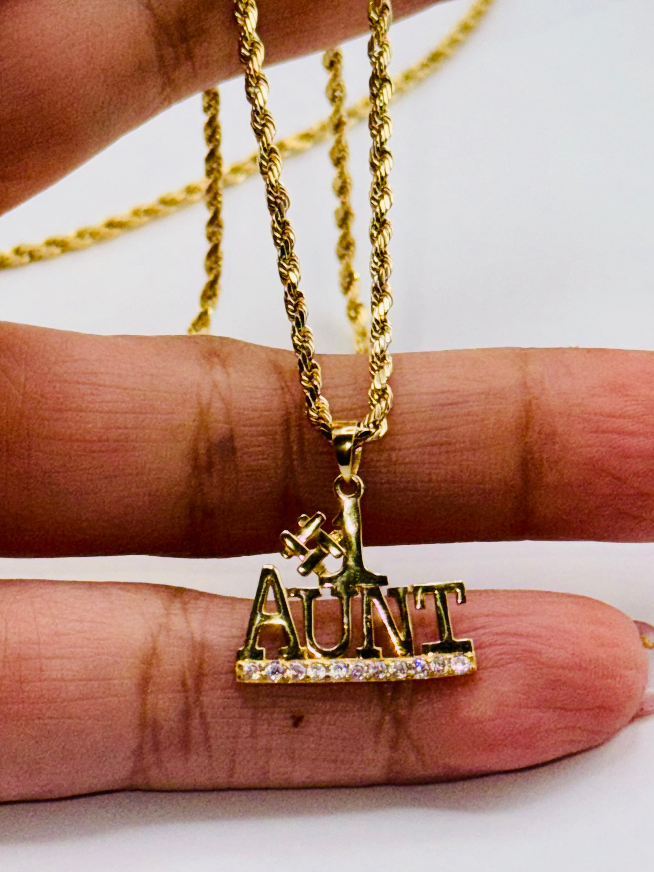 10k solid gold #1 Aunt pendant, gift for the best aunt ever