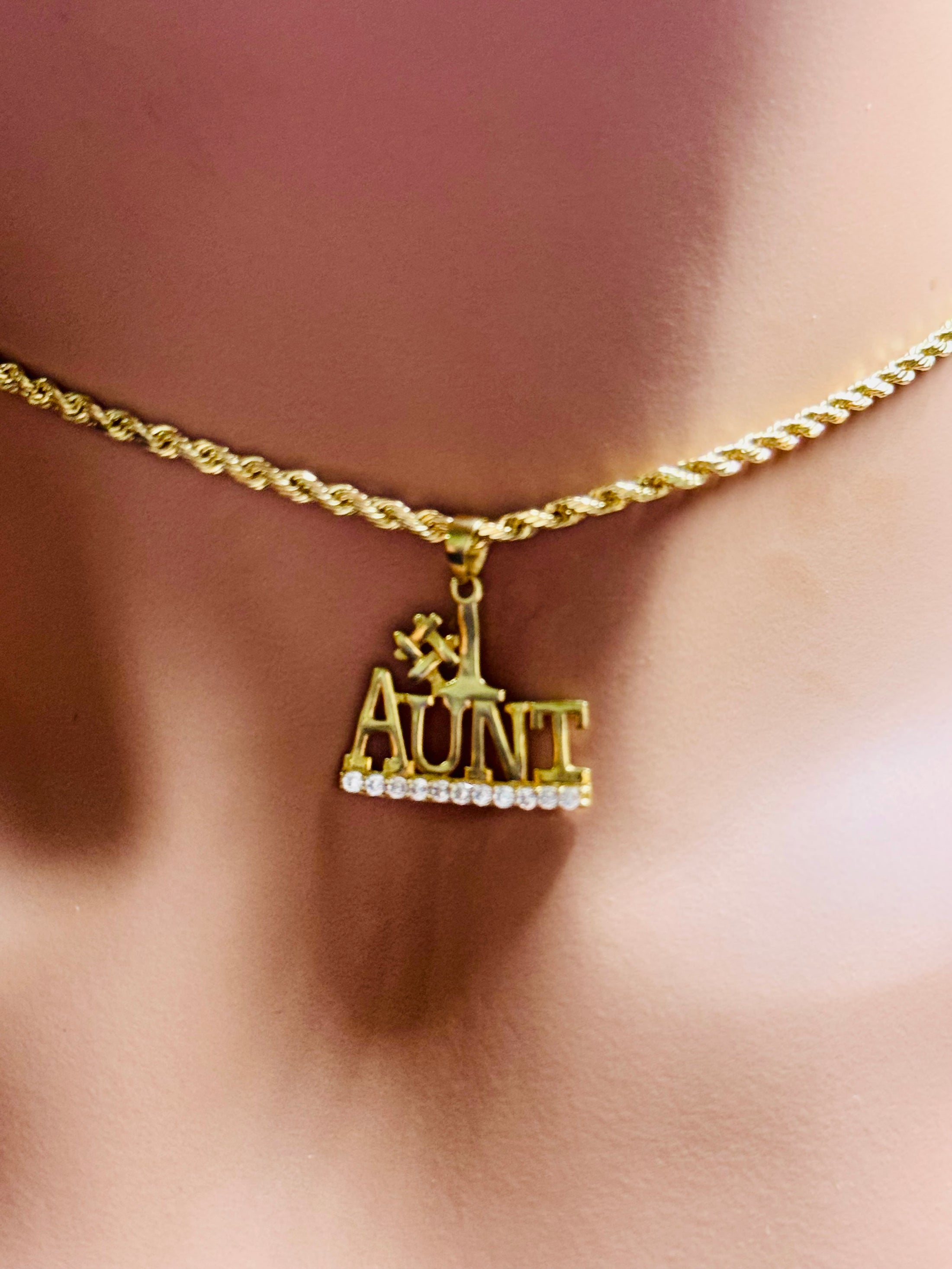 10k solid gold #1 Aunt pendant, gift for the best aunt ever