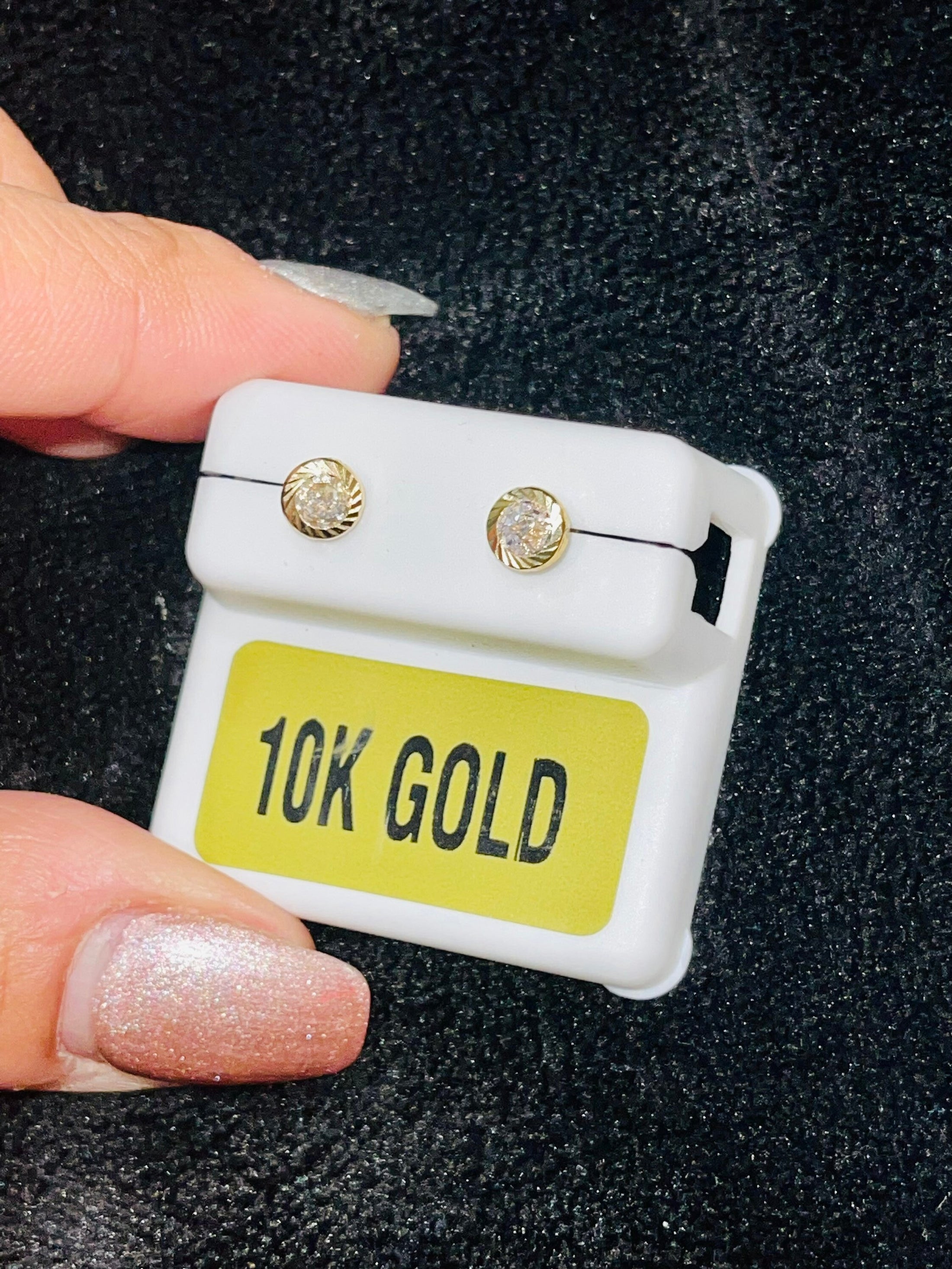 10k solid gold round studs, beautifully designed for everyday wear, eat gif for all occasions, all ages, unisex, Huge sale, Free gift wrap,