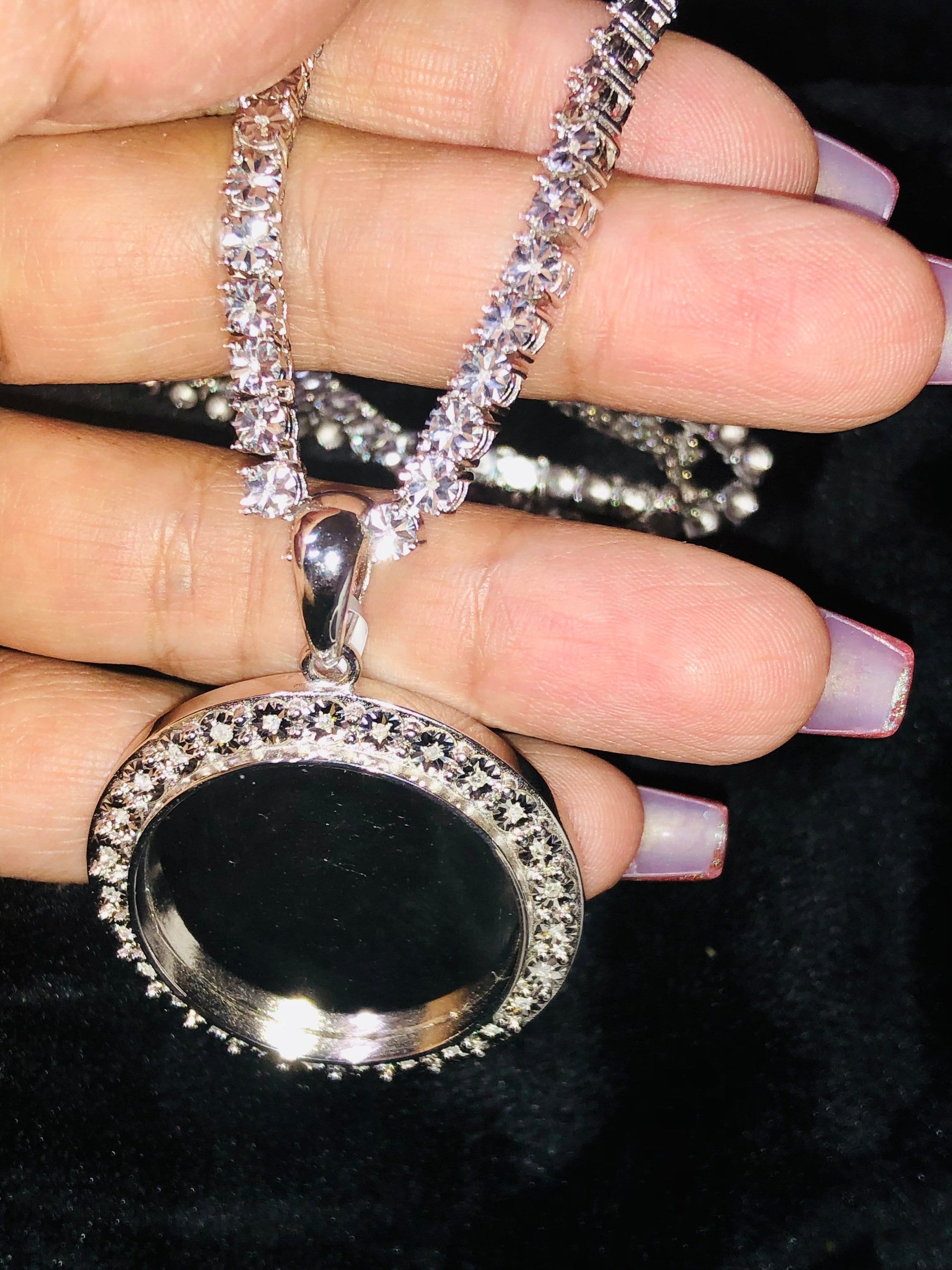 Real Diamond tennis chain! Prices so low it’s unbelievable! Biggest blowout sale on real diamond jewelry. Comes w/ authenticity documents!