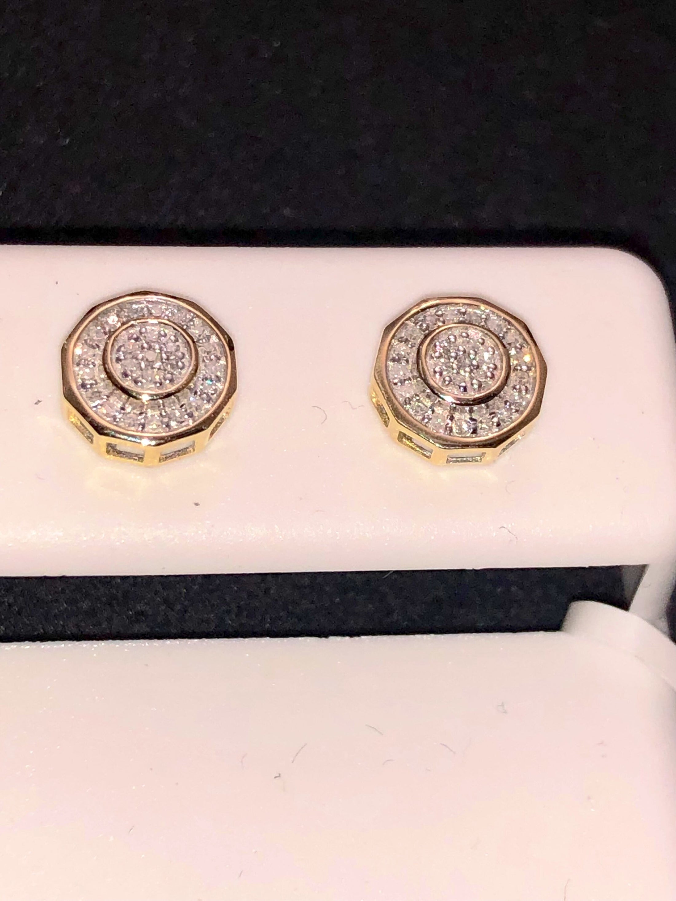 10k solid Real gold natural diamonds! Not CZ not moissanite not lab! Comes w/ certificate of authenticity n gift packaging Huge Sale Limited