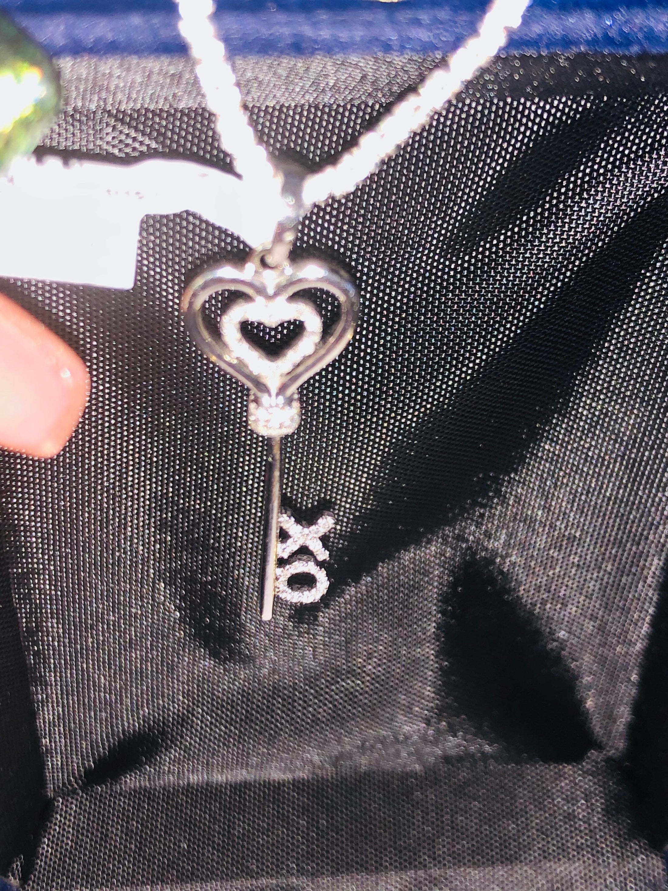 Real Diamond XO Heart Key pendant beautiful perfect gift Free gift wrapping. 100% natural genuine diamonds Fast shipping! Authenticity incl