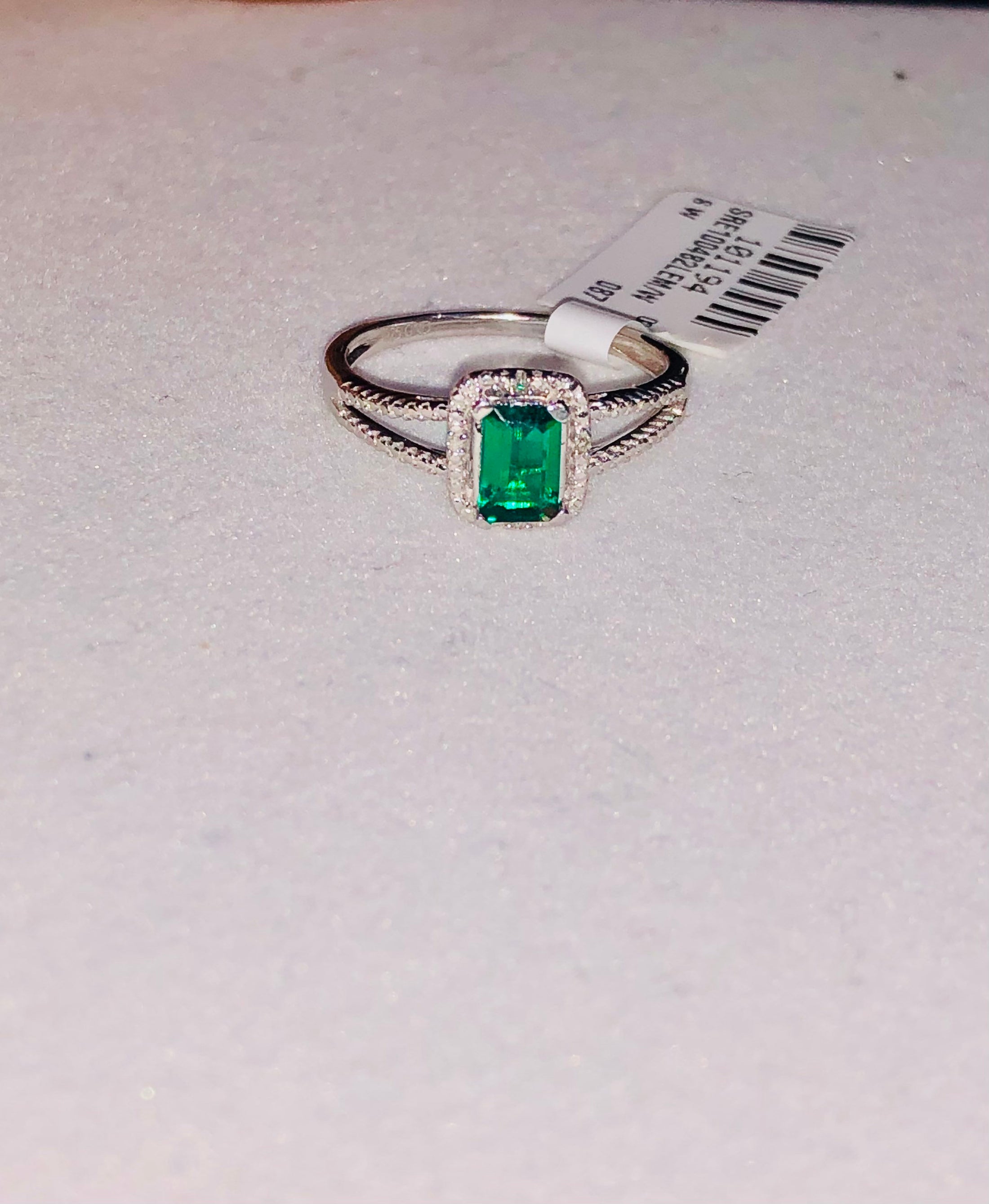 Solitaire diamond ring, Emerald diamond ring, gift for mom, best gift for women, Free Appraisal document, Anniversary gift, Green Emerald