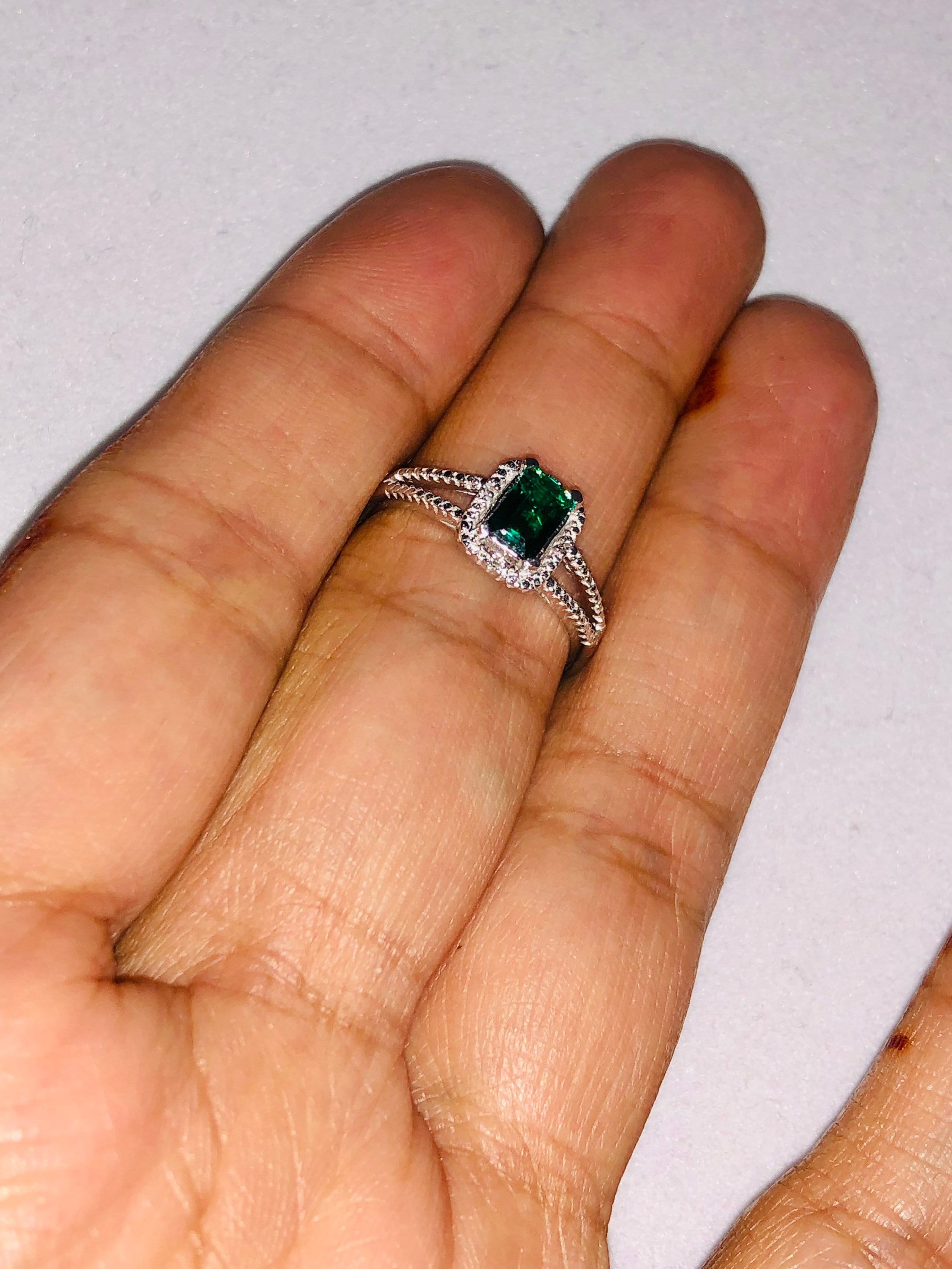 Solitaire diamond ring, Emerald diamond ring, gift for mom, best gift for women, Free Appraisal document, Anniversary gift, Green Emerald