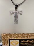 Cargar la imagen en la vista de la galería, T initial | 10k Gold Vermeil | Swarovski Crystal pendant | Monogram Name Necklace | VVS clarity | For Her | For Him | Christmas Gift
