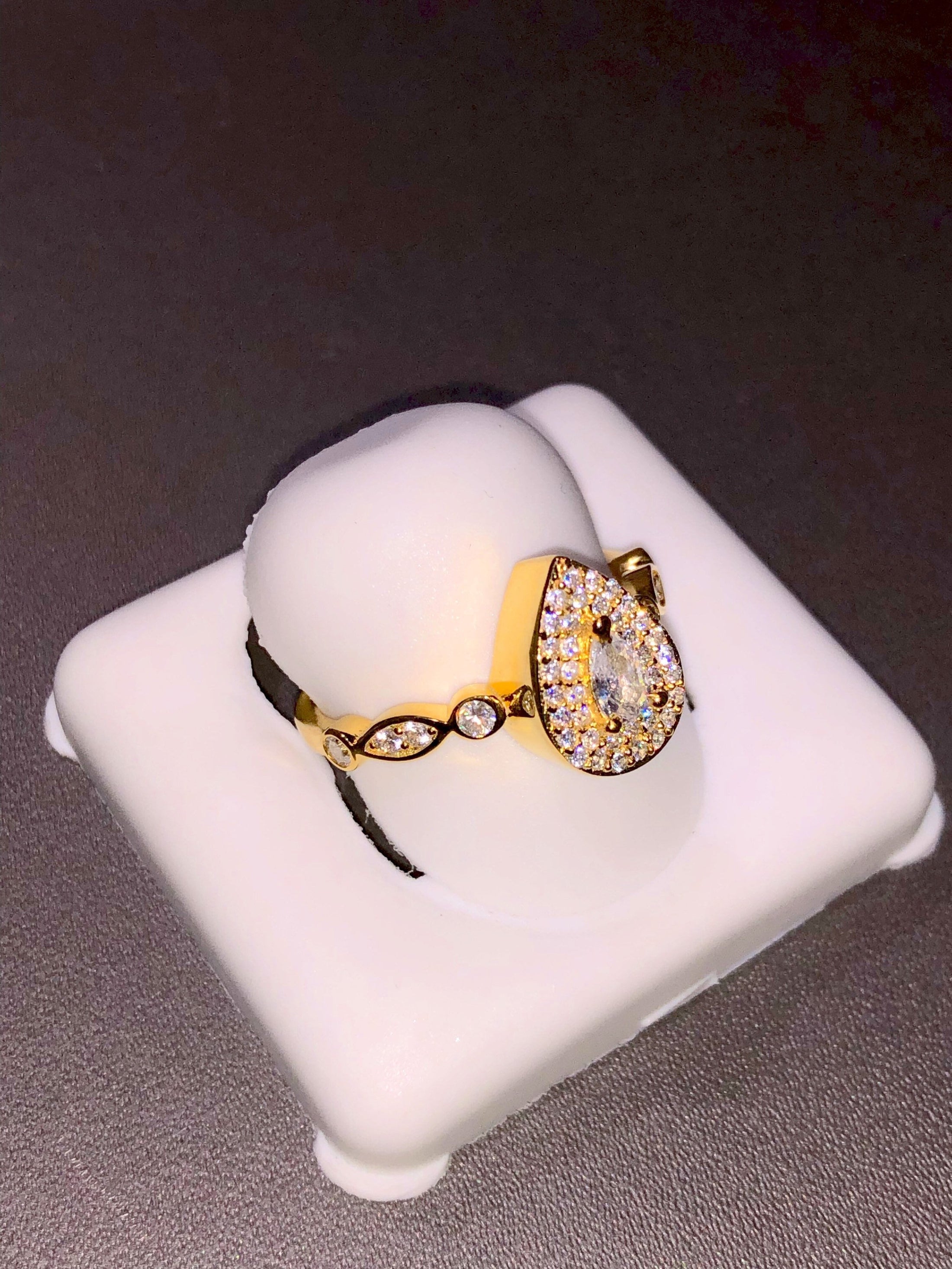 Cremation Urns, Urns For Ashes, Urn Ring For Ashes, Keepsake Jewelry, Gift For Her, Gold Urns, Swarovski Diamond Cremation Jewelry, Urns