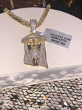 Cargar la imagen en la vista de la galería, Real Diamond Jesus Head Pendant • 10K Gold Vermeil Pendant • Religious Charm • genuine natural diamond • Gift For Men • Christmas Present •
