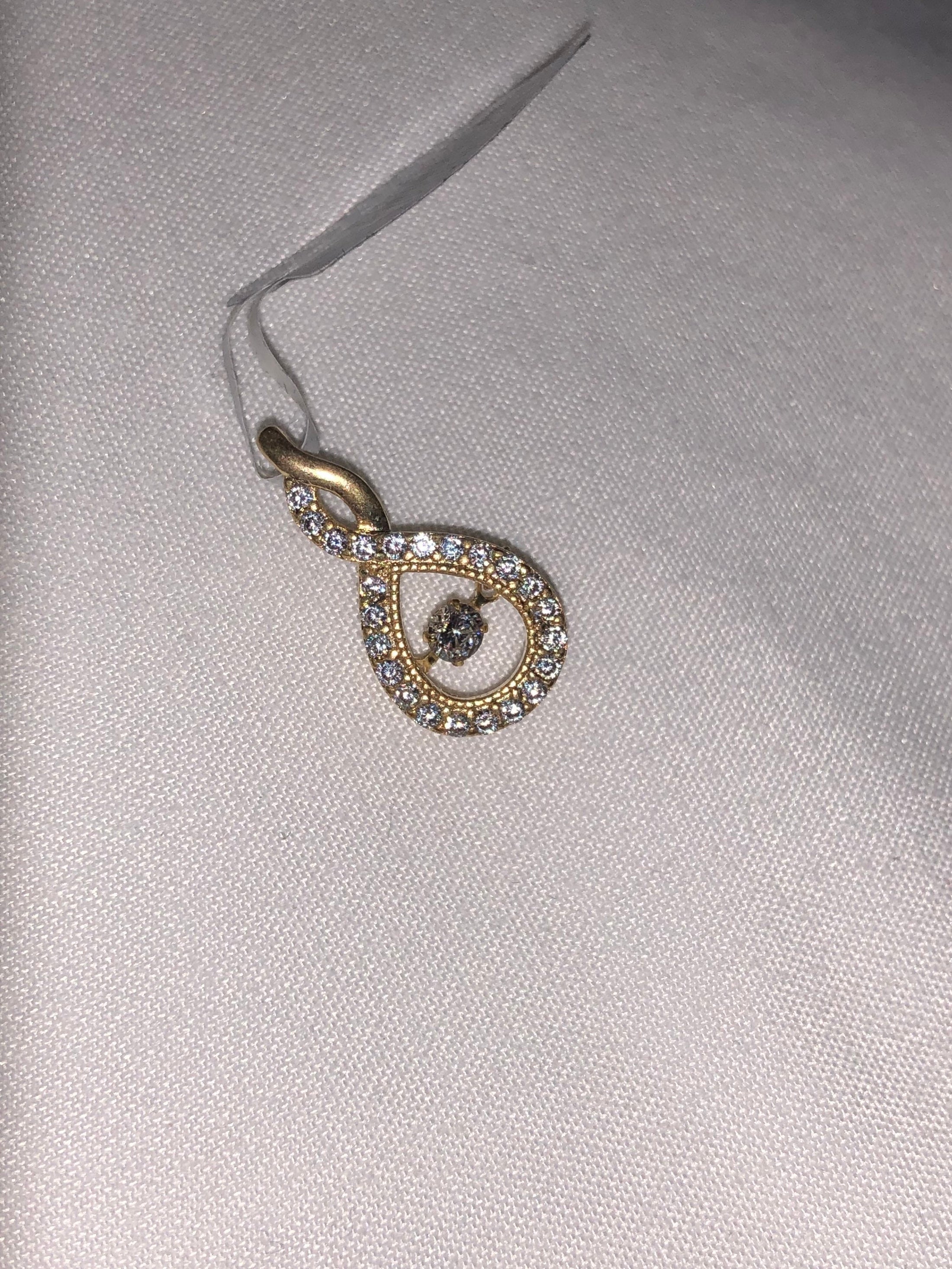 Beautiful VVS clarity Swarovski Crystal dancing diamond pendant, mesmerizing beautiful gift for women, dances and sparkles when worn