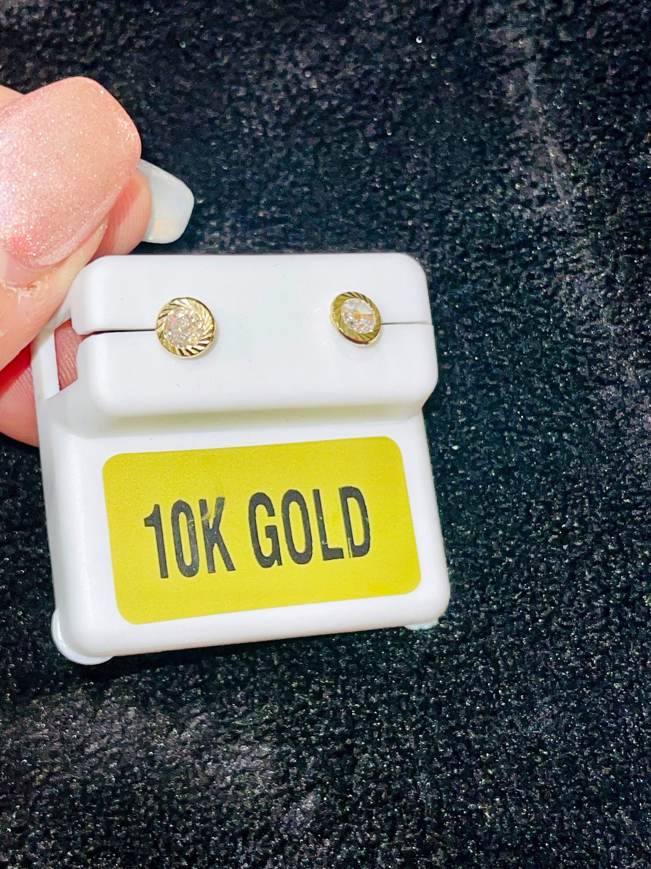 10k solid gold round studs, beautifully designed for everyday wear, eat gif for all occasions, all ages, unisex, Huge sale, Free gift wrap,